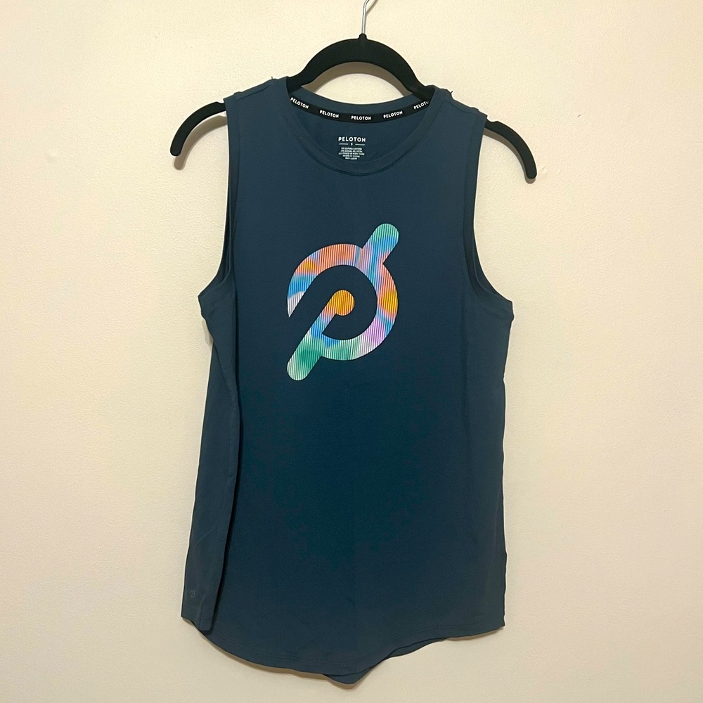 Peloton Level Up Scoop Tank Small FA221 NWT